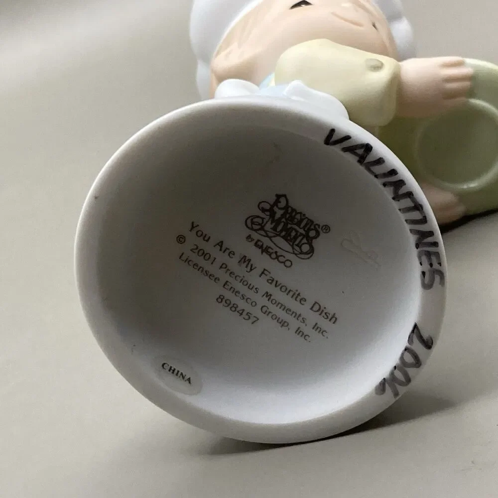 Precious Moments Figurine • You Are My Favorite Dish • 2001 Enesco